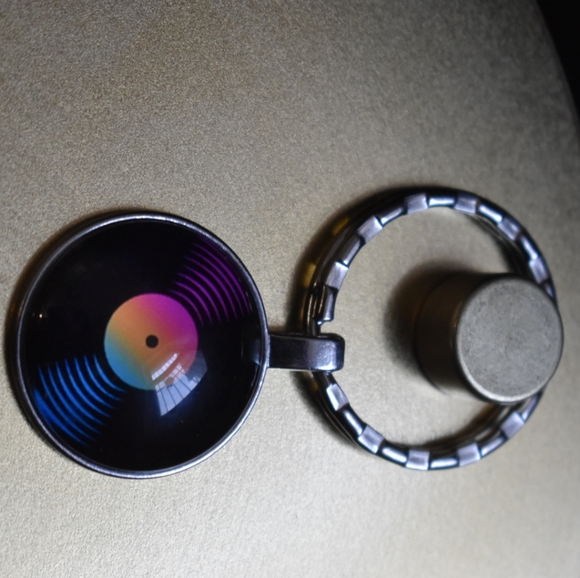 Vinyl Keychain - Picture 5 of 12